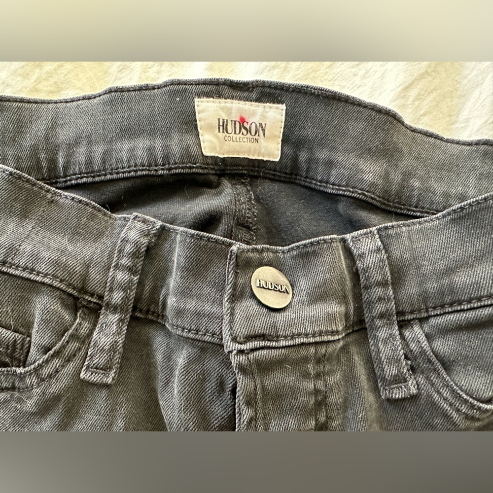 HUDSON women’s black distressed low rise skinny jeans. Size 27. Gently used.